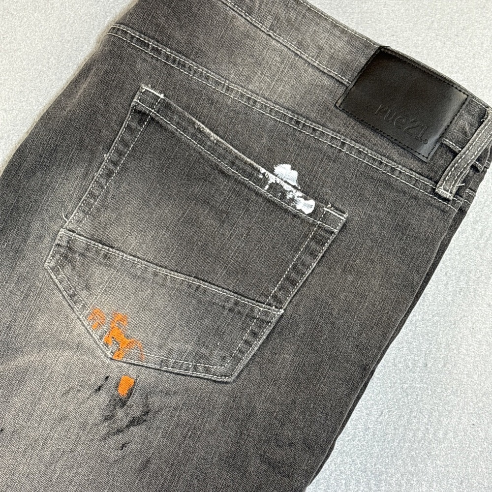 rue21 Premium Jeans Mens 42x34 Black Skinny Supreme Flex Distressed Paint NWT